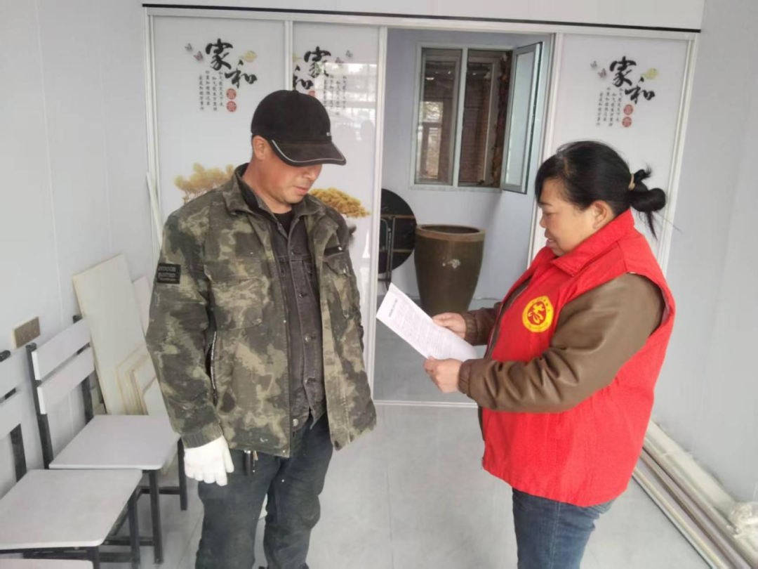 拜泉县兴国乡兴国村开展学雷锋志愿服务活动